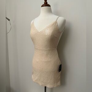 Beautiful NWT Lulu’s Sequin backless dress